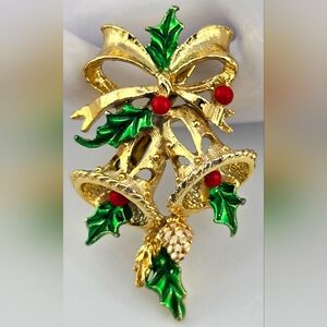 Vintage Gerry's Gold Bells Holly Bow Christmas Holiday Brooch Pin Red Green